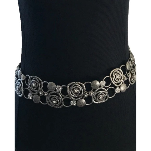 Silver Tone Chain Belt with Rose Design & Rhinestone Details, Adjustable Closure - Picture 1 of 12